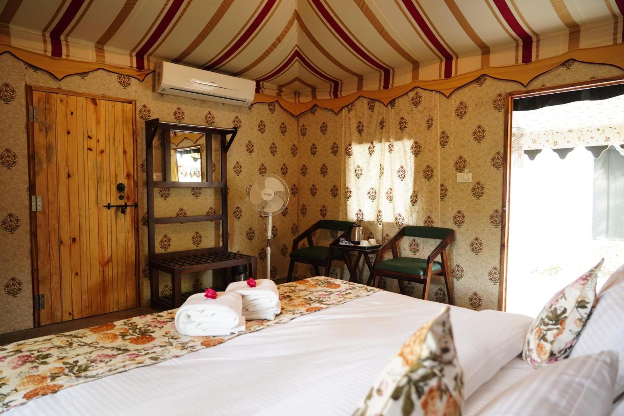 Heli Pushkar Hotel Ngoại thất bức ảnh